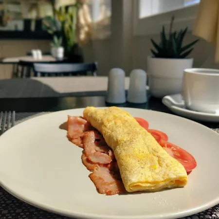 Nimfi Hotel, Skiathos Megali Ammos (Skiathos)