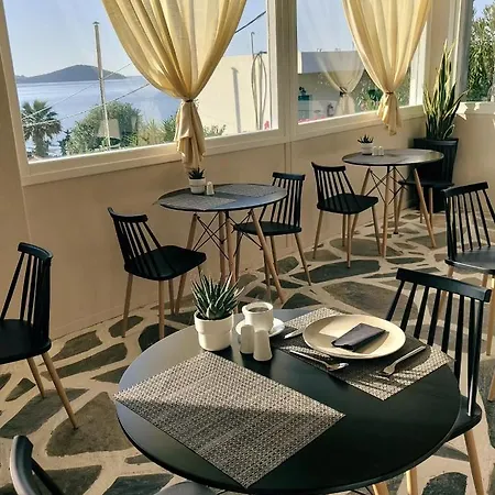 Nimfi Hotel, Skiathos 酒店 3*