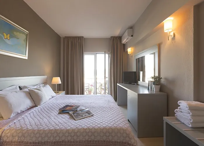 Nimfi Hotel, Skiathos Megali Ammos (Skiathos)